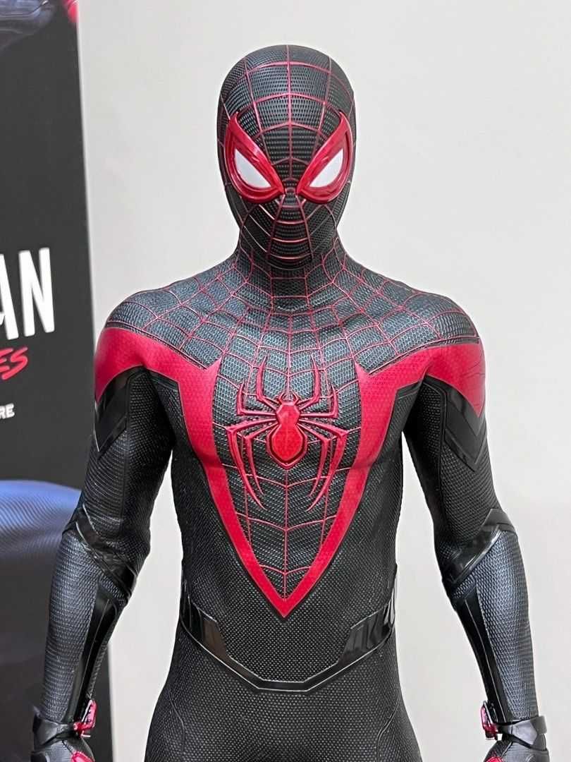 Figura Hot Toys Miles morales (Videogame)