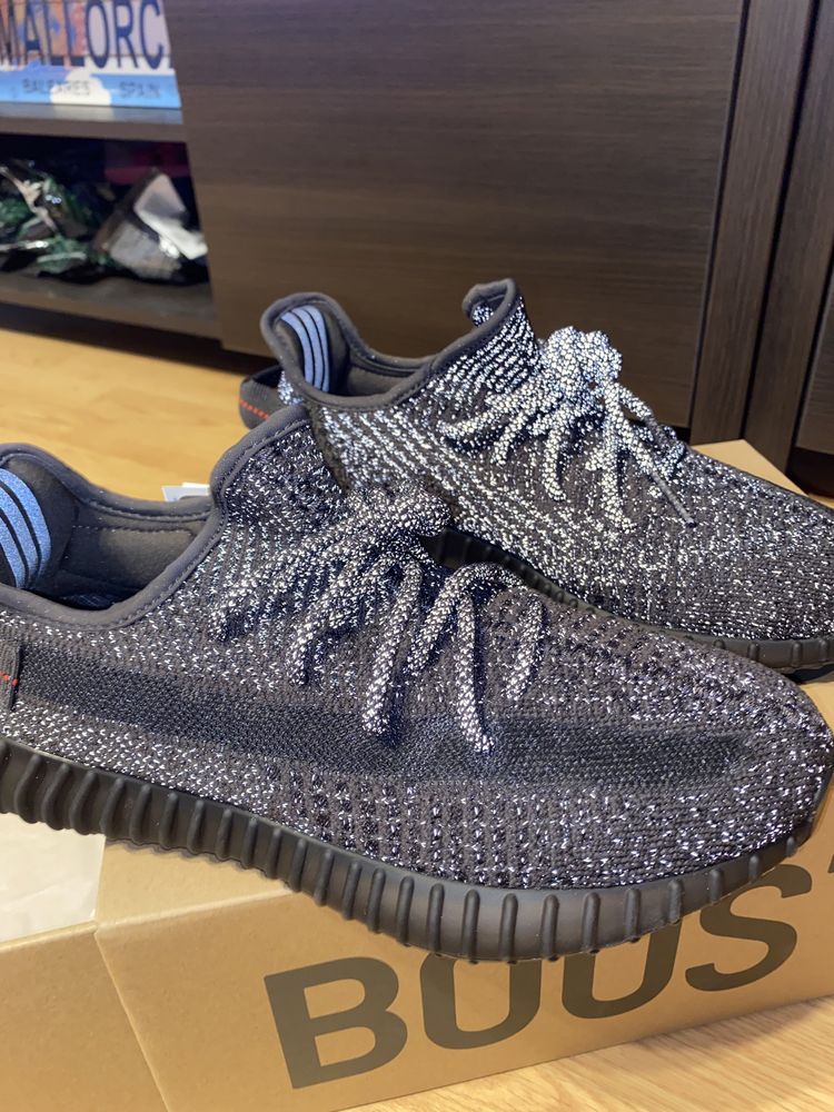 Yeezy Boost 350 v2 black rf