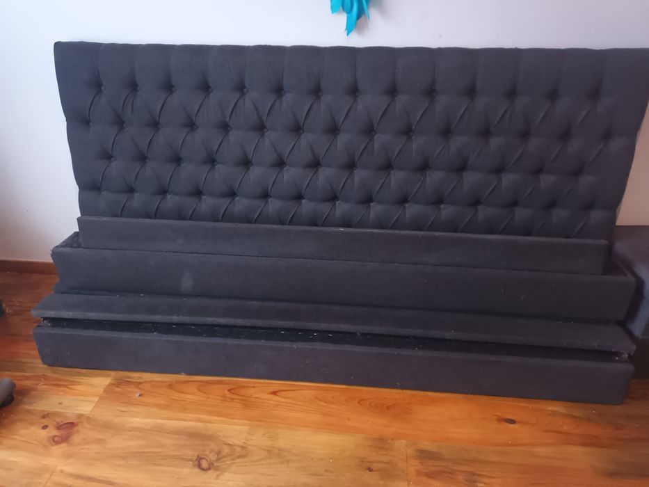 Cama de casal cinza