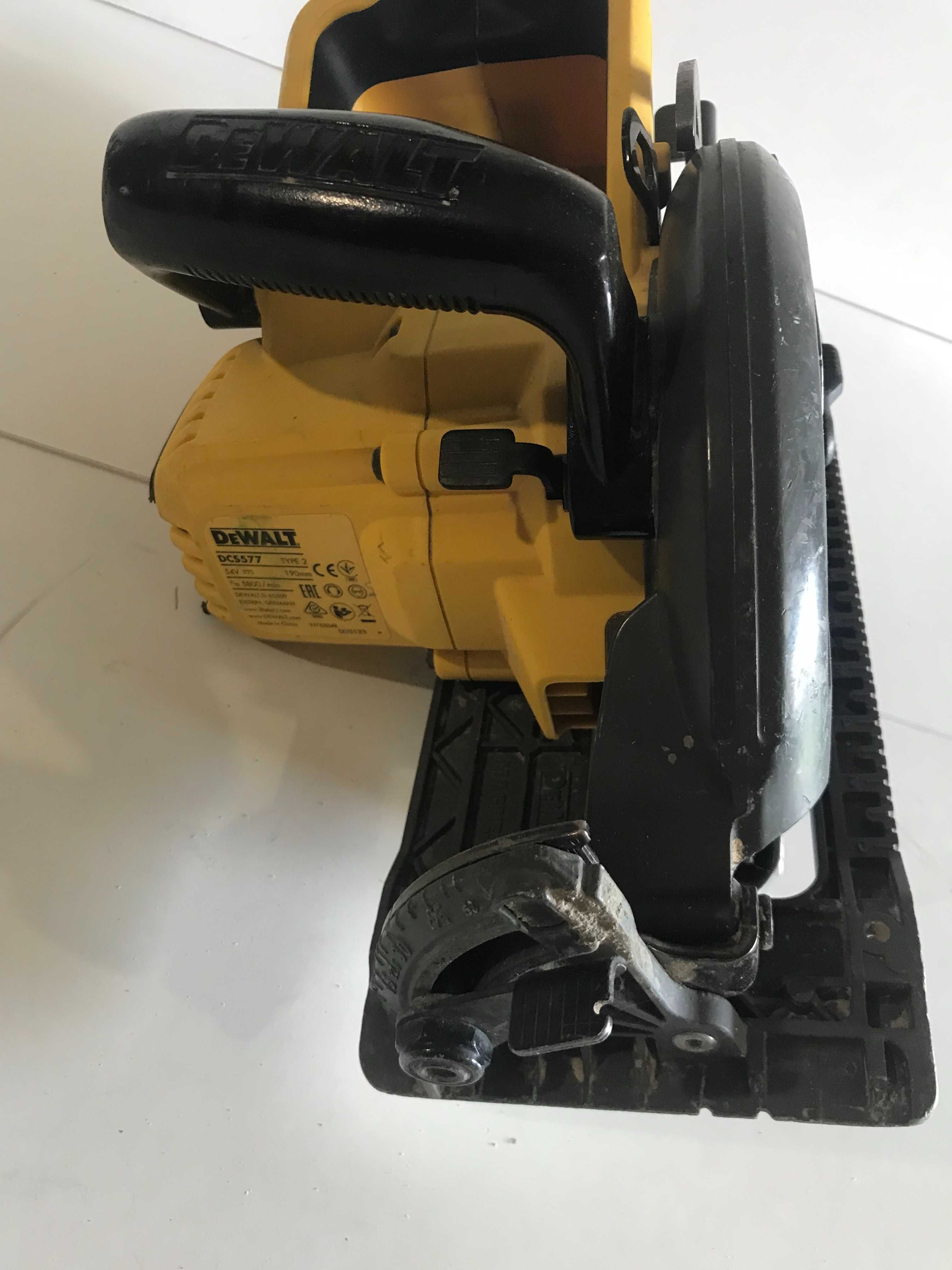 Акумуляторна пила Dewalt DCS577 190 mm 54V з Англії