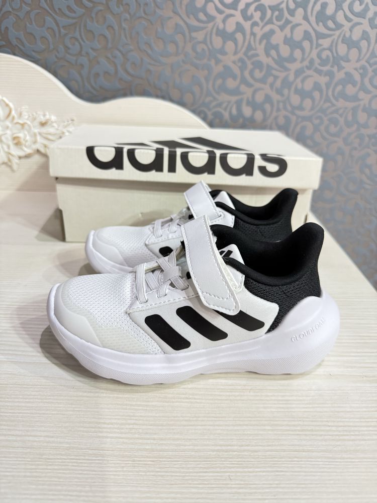 Adidas текстильні розміри 28-35