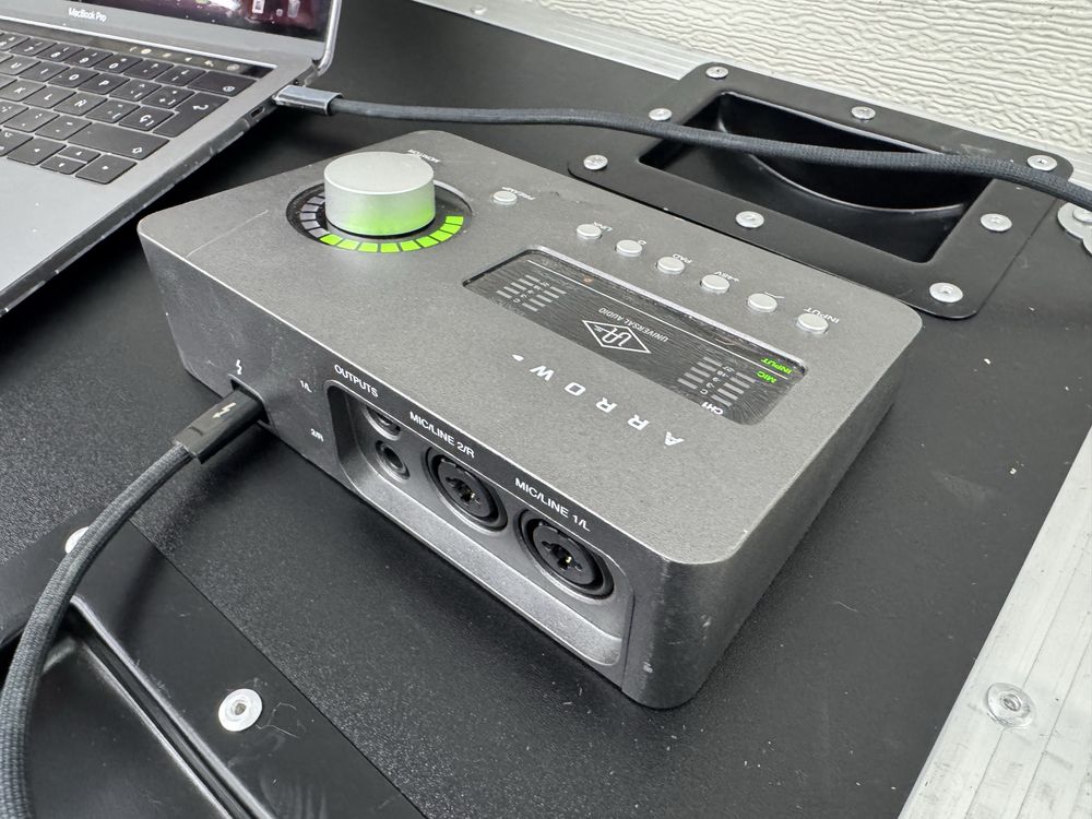 Uad universal audio apollo arrow mac thunderbolt interfejs gitarowy us