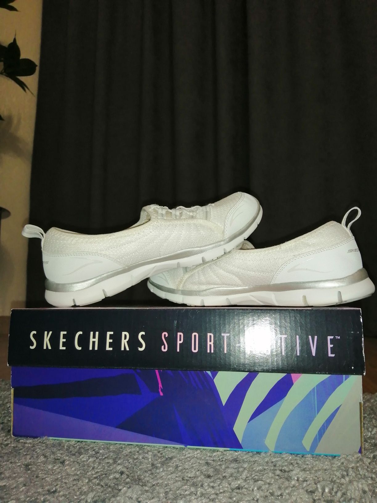 Жіночі кросівки Skechers