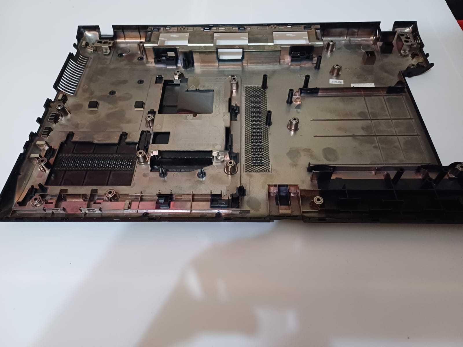 Dolna obudowa laptopa Samsung NP300E7A