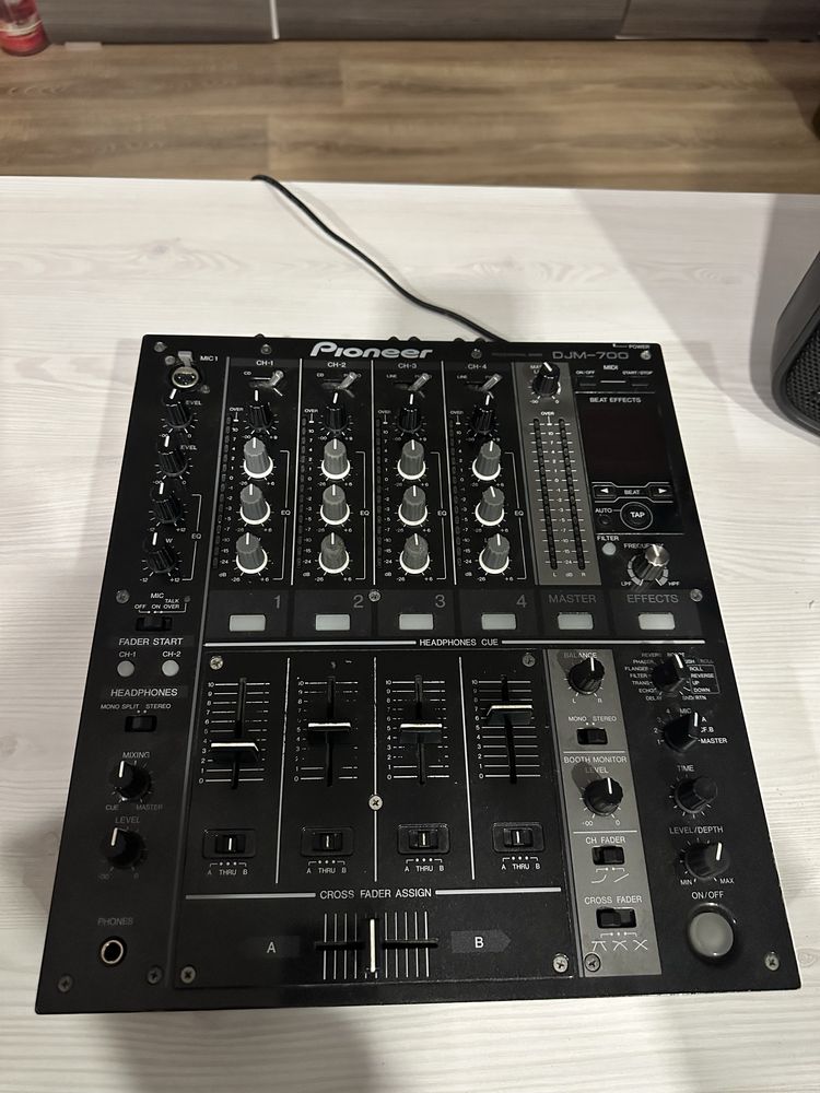 Pioneer DJM-700 MIXER + kolumna aktywna