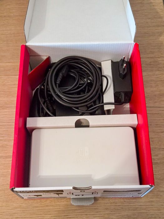 Nintendo Switch OLED 256GB desbloqueada