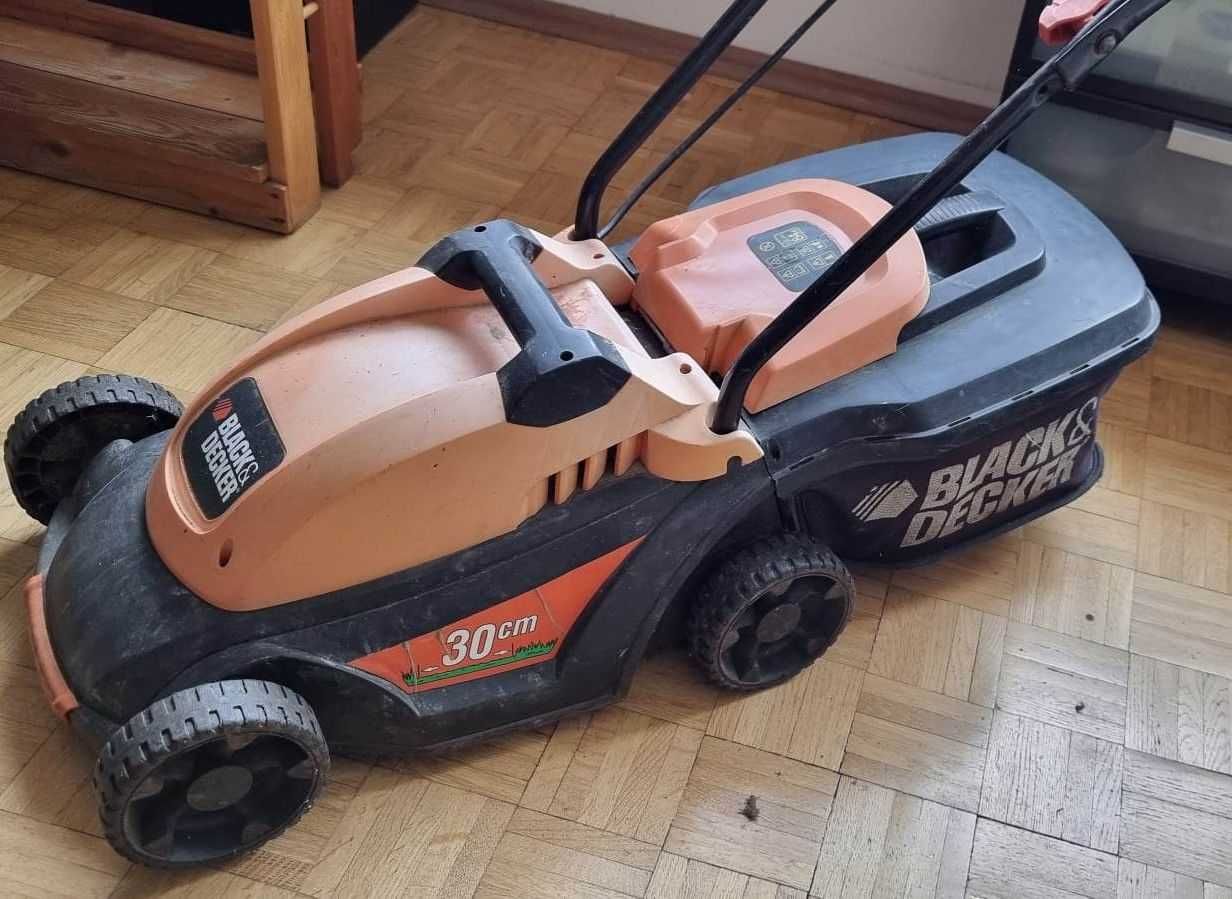 Kosiarka elektryczna Balck & Decker z koszem