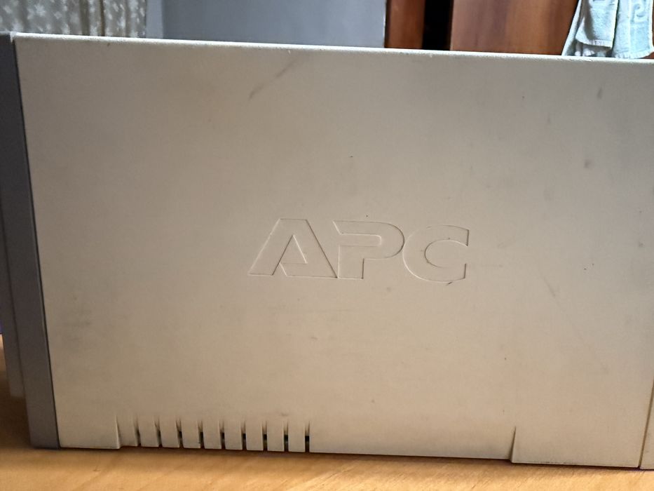 ИБП APC Back-UPS CS 500 (BK500EI) – джерело безперебійного живлення