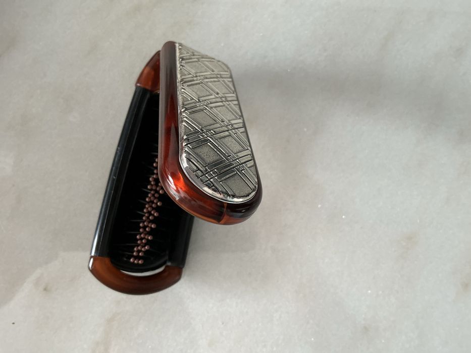 Escova de cabelo dobravel com revestimento a prata italiana gravada