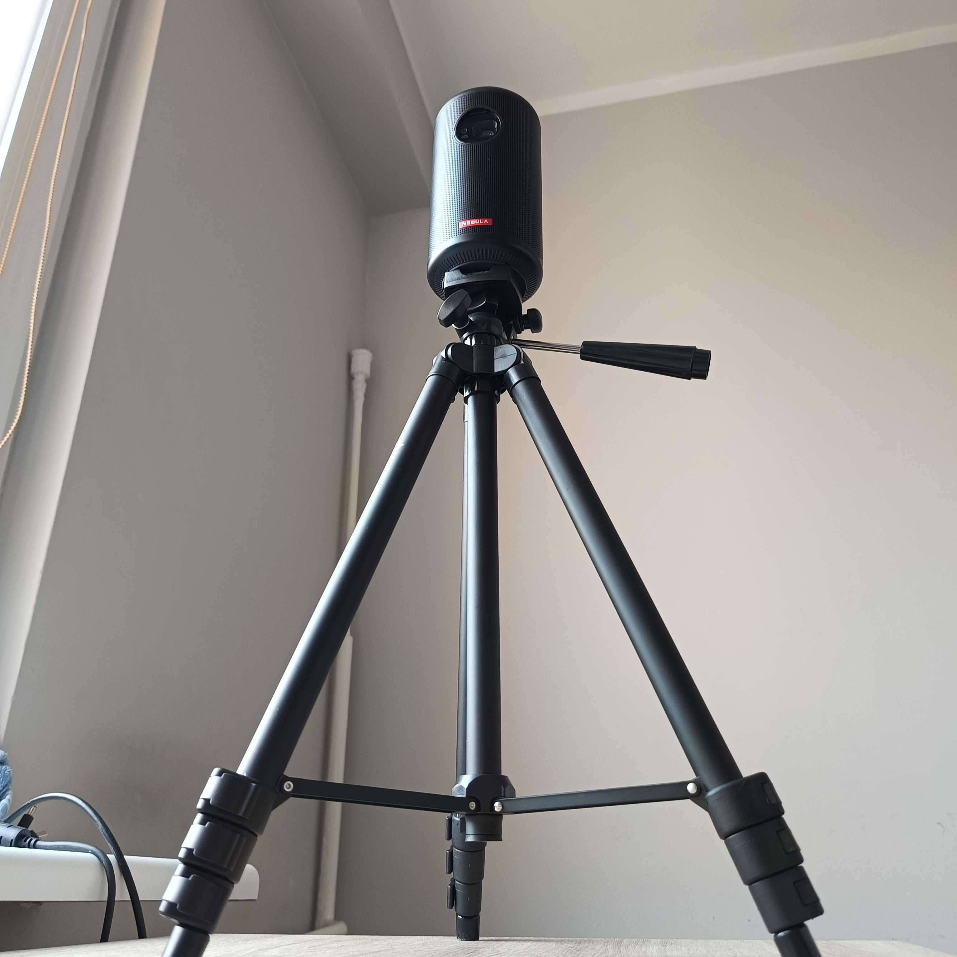 Projektor nebula capsule max