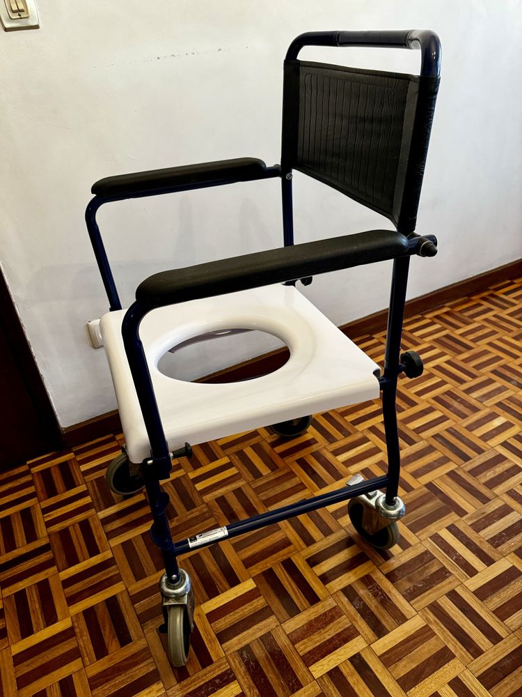 Cadeira de banho sanitária idoso