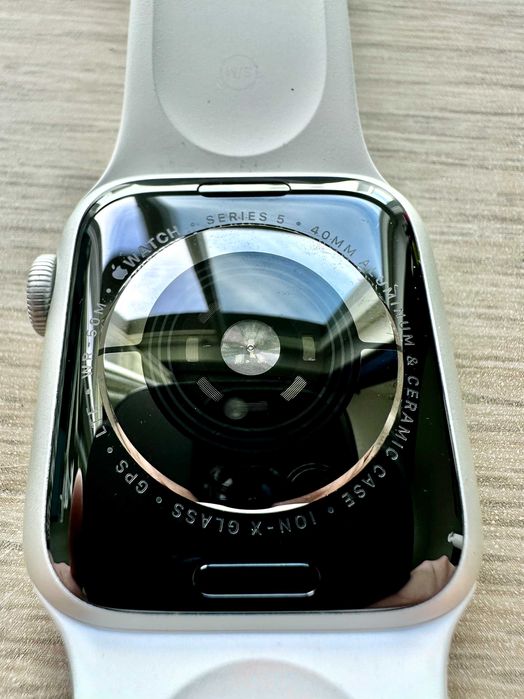 Apple Watch Series 5 40mm Srebrny – Na części
