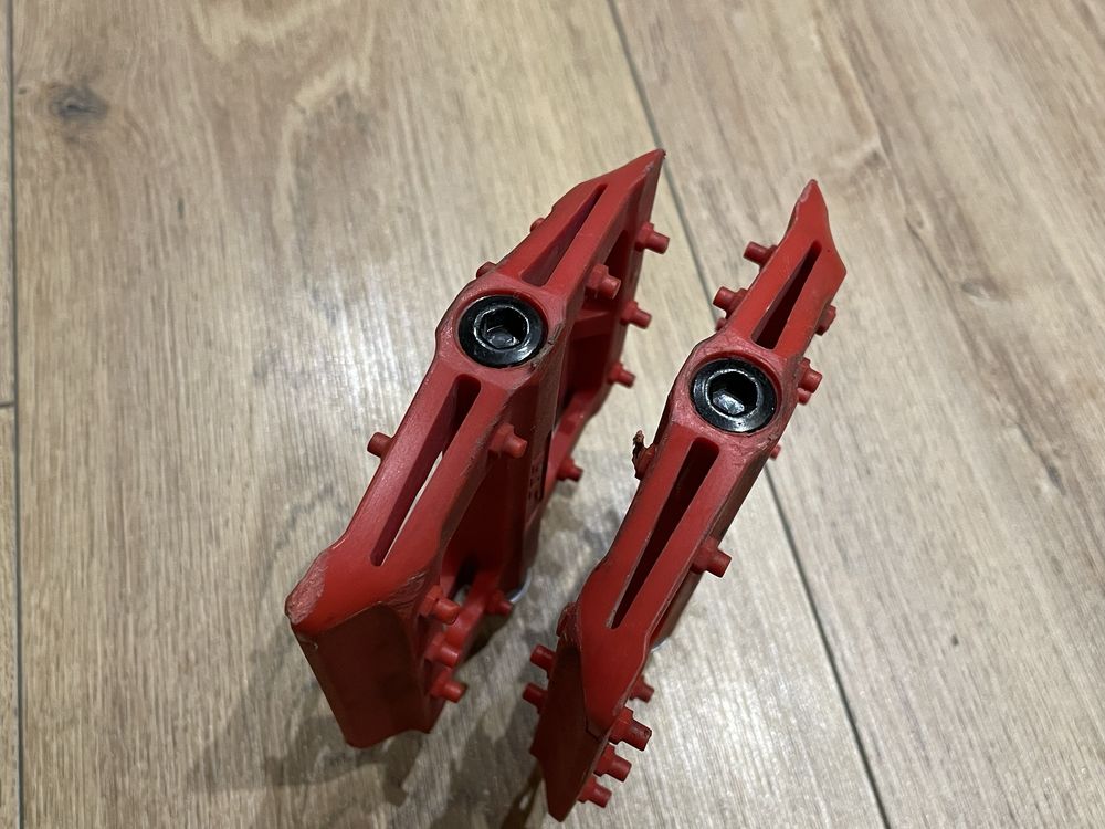 Pedały platformy HT PA12 czerwone