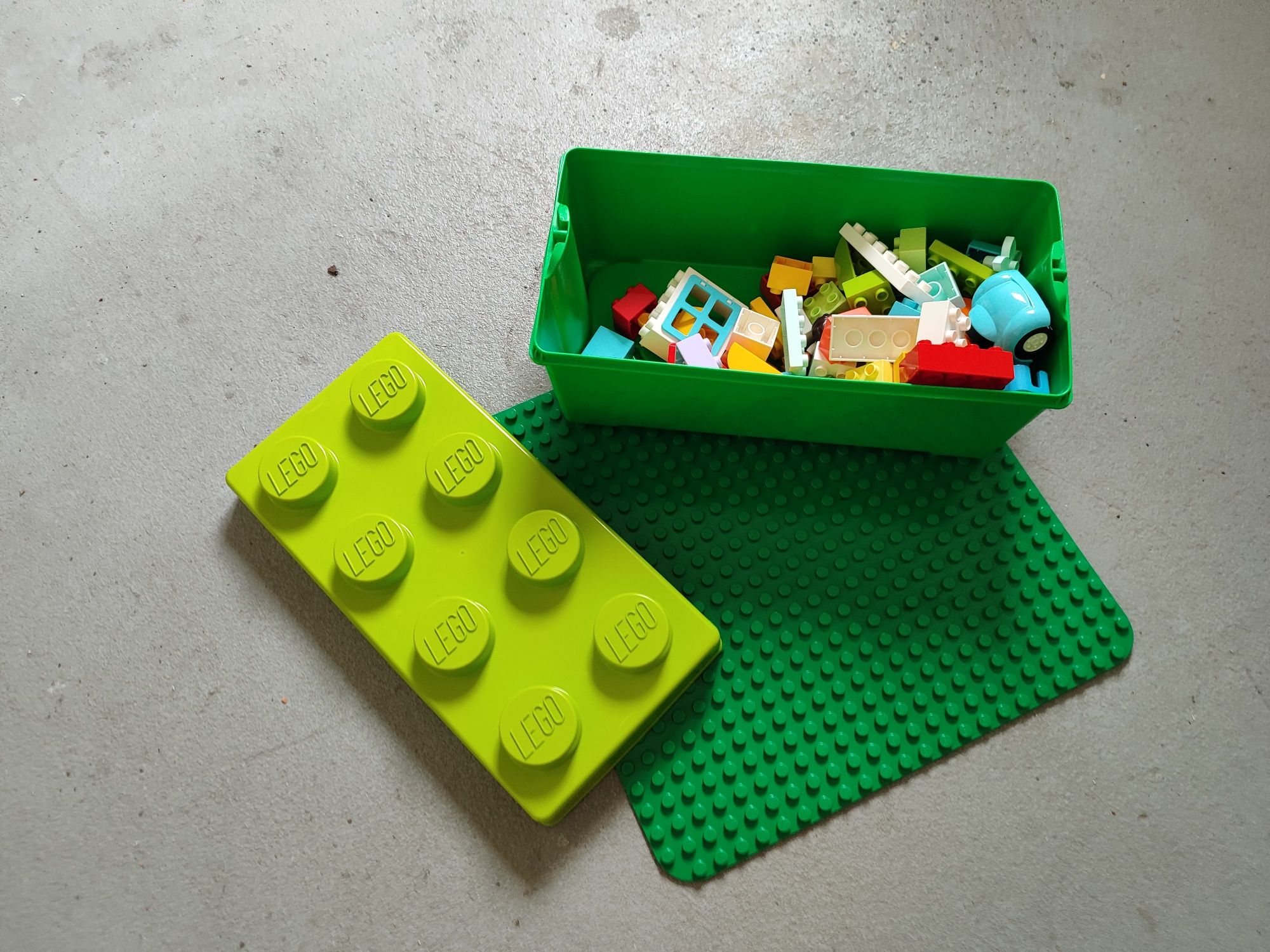 Caixa lego duplo + base para construção