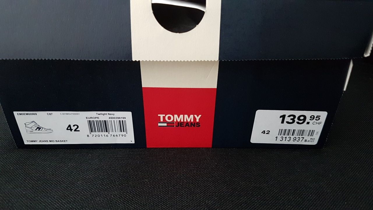 Высокие кроссовки из нат.кожи Tommy Hilfiger 42р,оригинал.