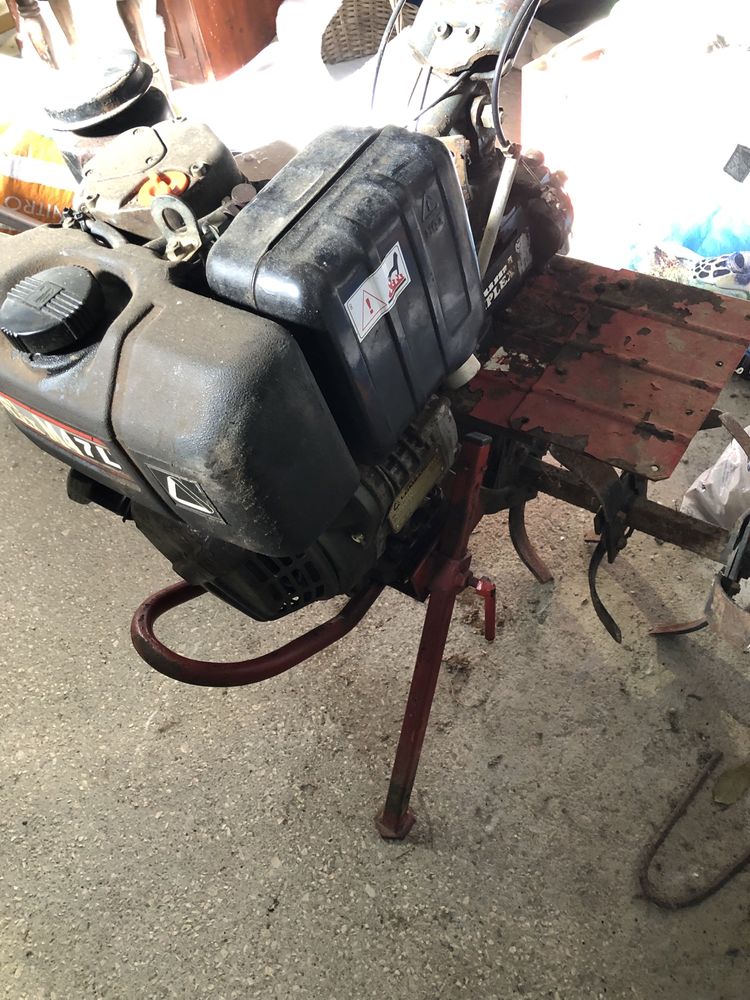 Motoenxada a gasoleo