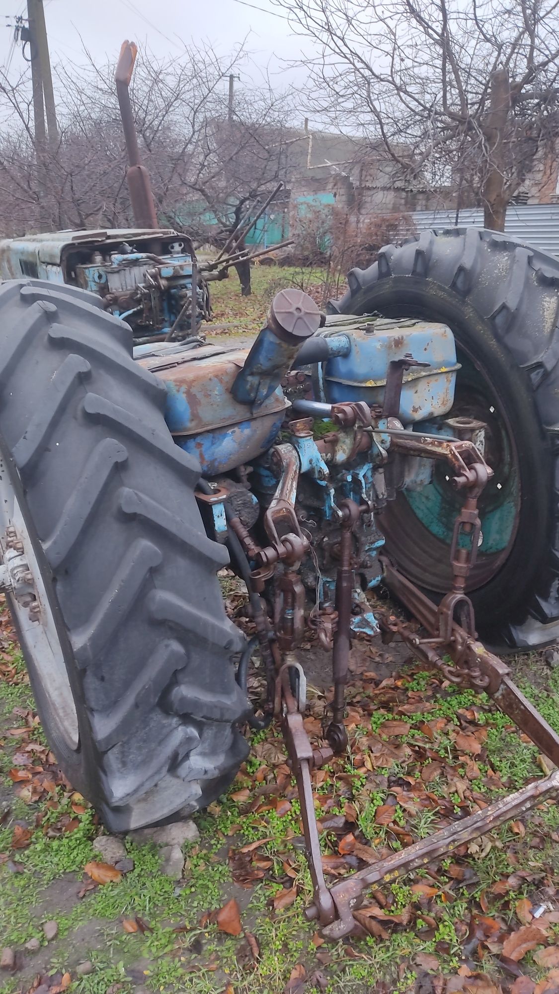 Трактор МТЗ 80. Продам. Культиватор. Плуг.