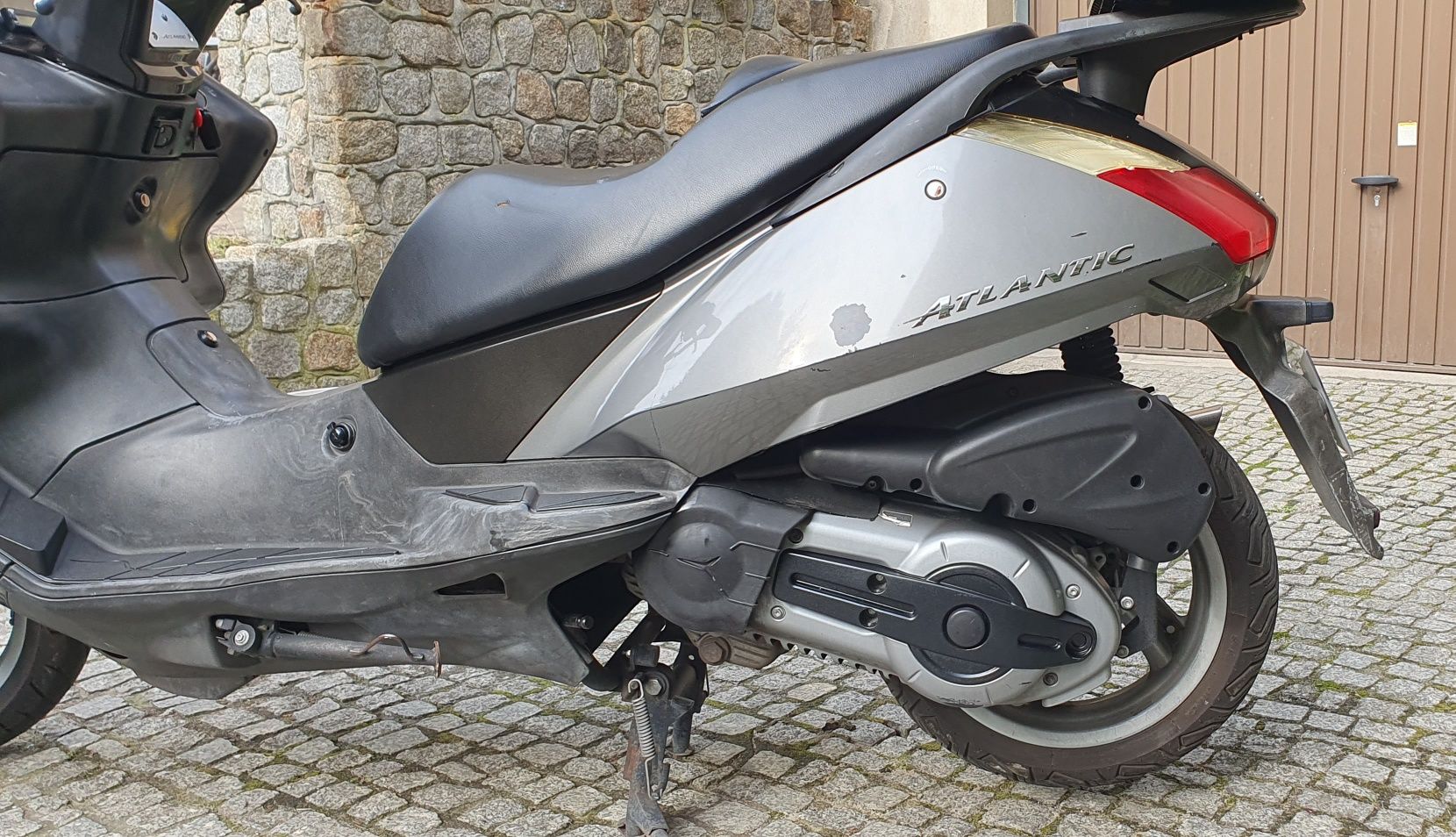 Aprilia Atlantic 500ccm duża szyba kufer SHAD jak X9 Nexus Beverly