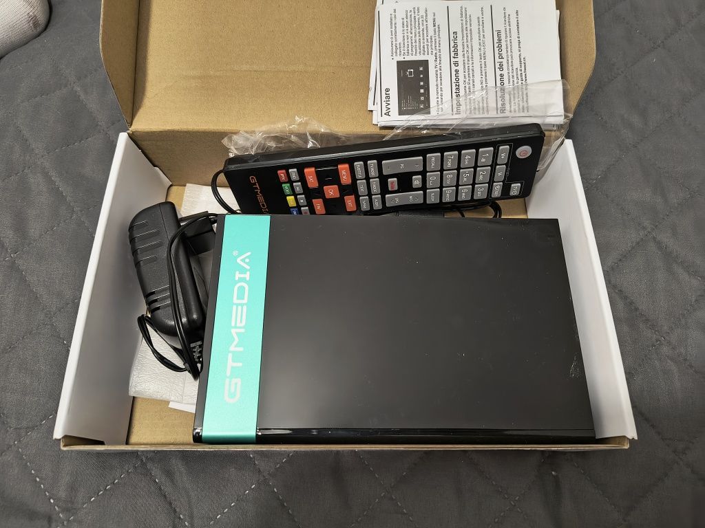 Tuner DVB-C GT Media V8x
Cccamd.