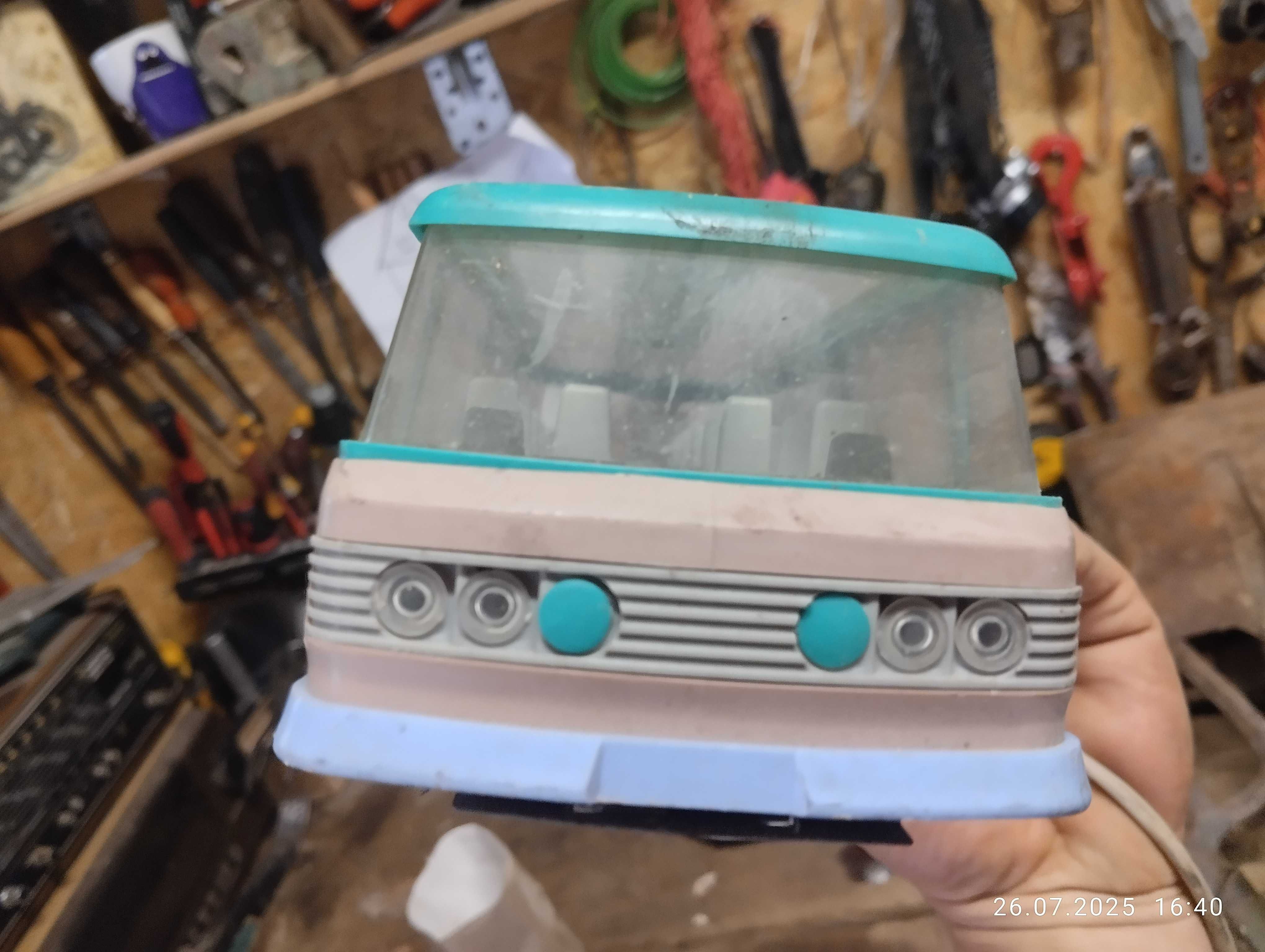 Zabawkowy autobus PRL na baterie