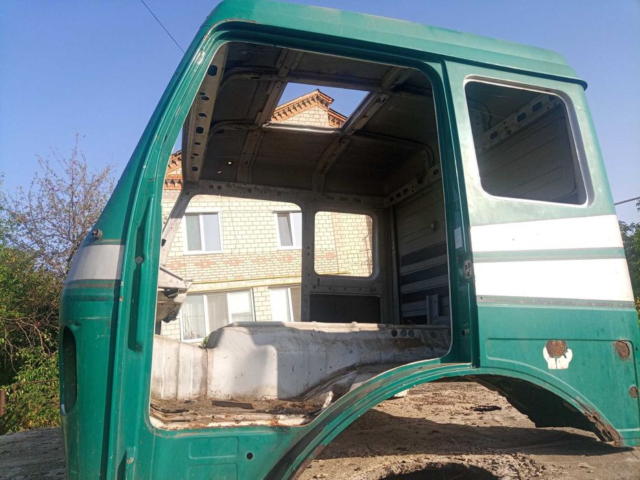 Кабіна mercedes 2538.
