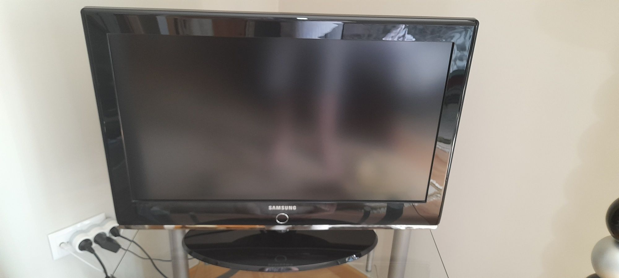 Tv Samsung + mesa
