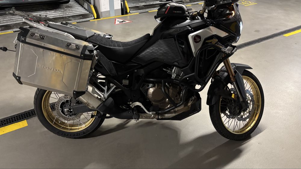 Africa Twin CRF1100 Adv Sport manual z qs z EERA 2020 43kkm Zamiana