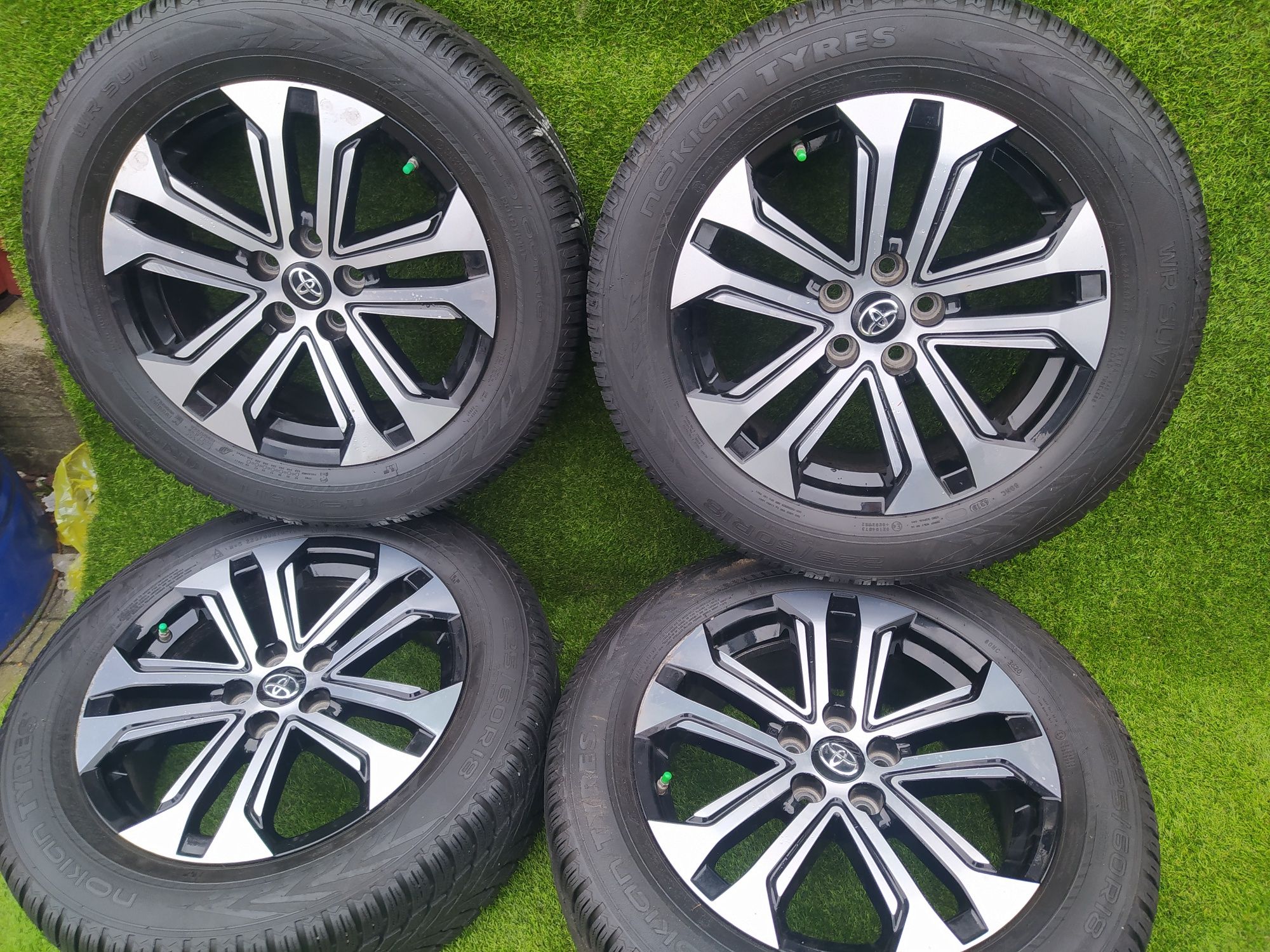Felgi koła Toyota FAV 4 V 225/60 R18 Zima
