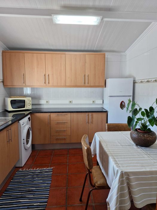 Apartamento T1 numa quinta na periferia de Angra