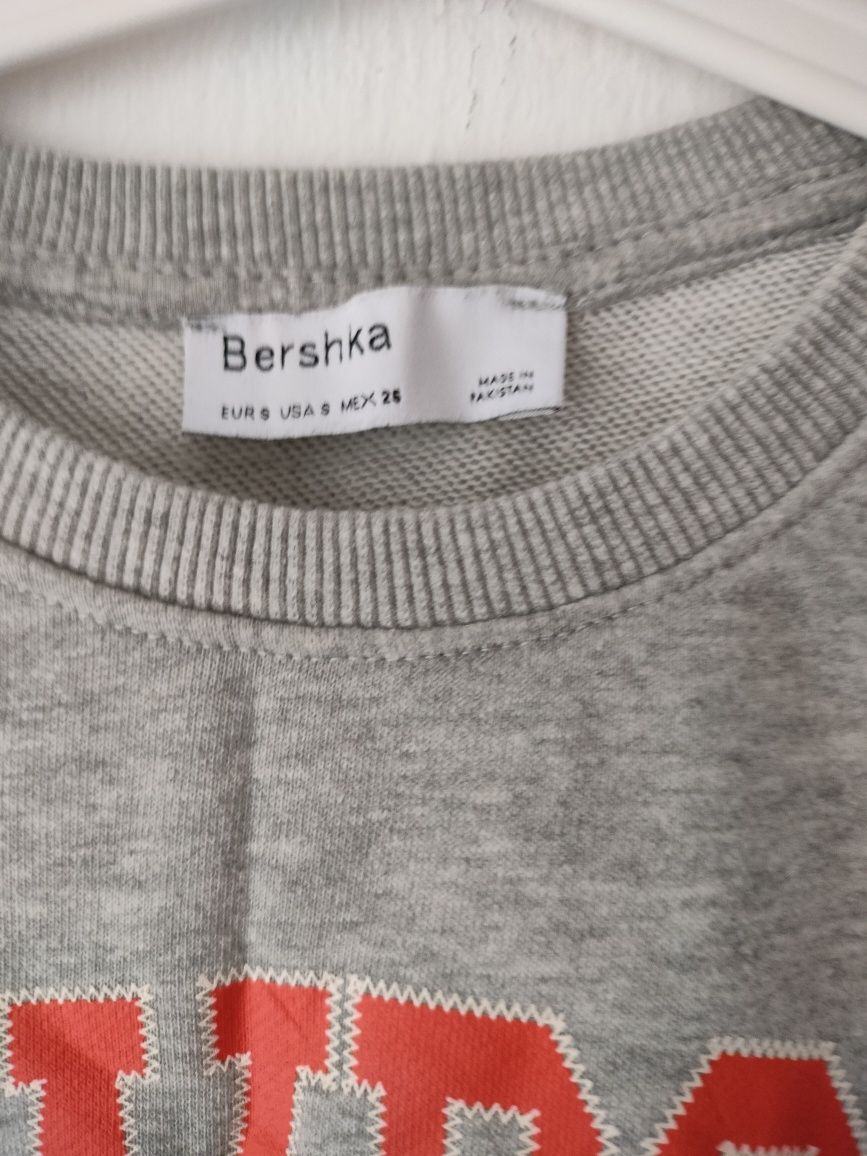 Crop top Bershka t-shirt oversize krotki
