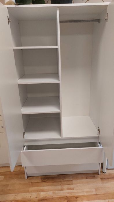 Biala szafa 180 zł REZERWACJA