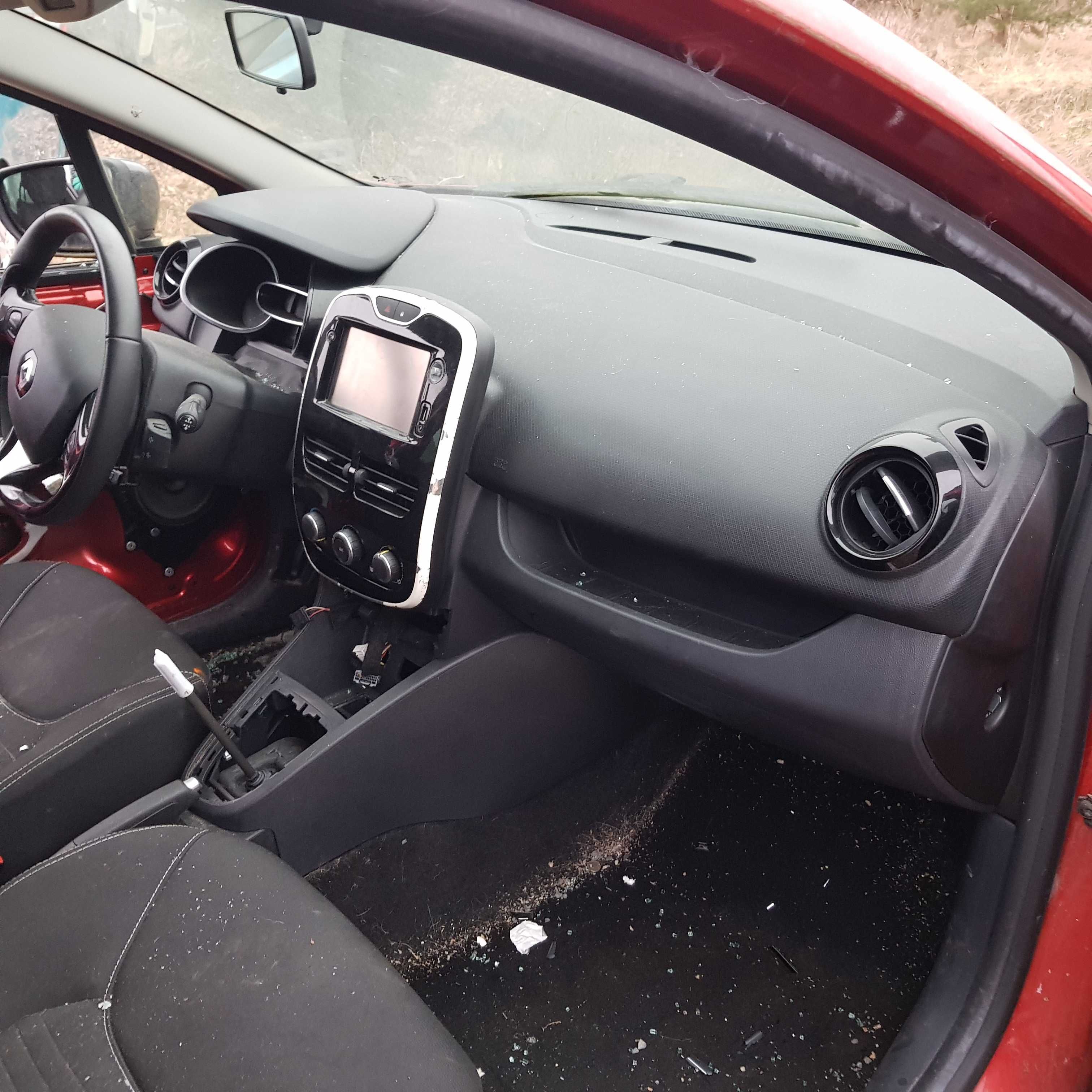 konsola deska rozdzielcza Renault Clio 4 lift demontaż