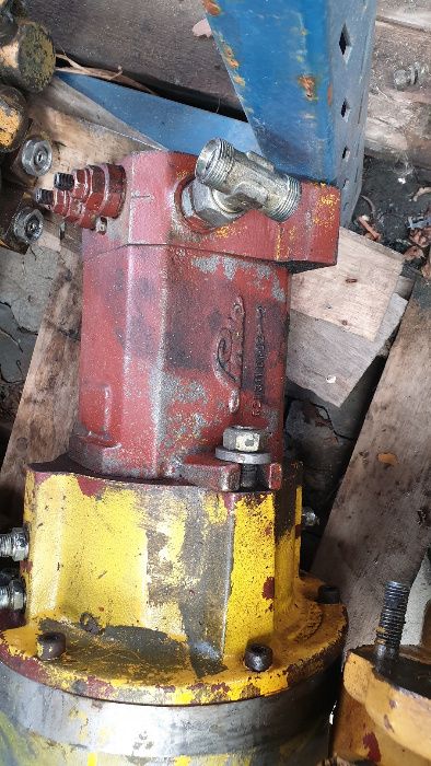 koparka furukawa ls725 ls 730 , 735 silnik reduktora obrotu MMF 43 63