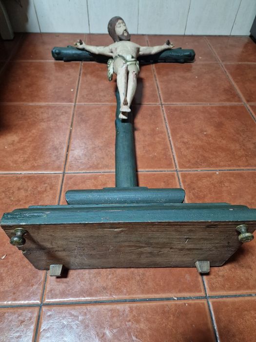 Cristo antigo em madeira
