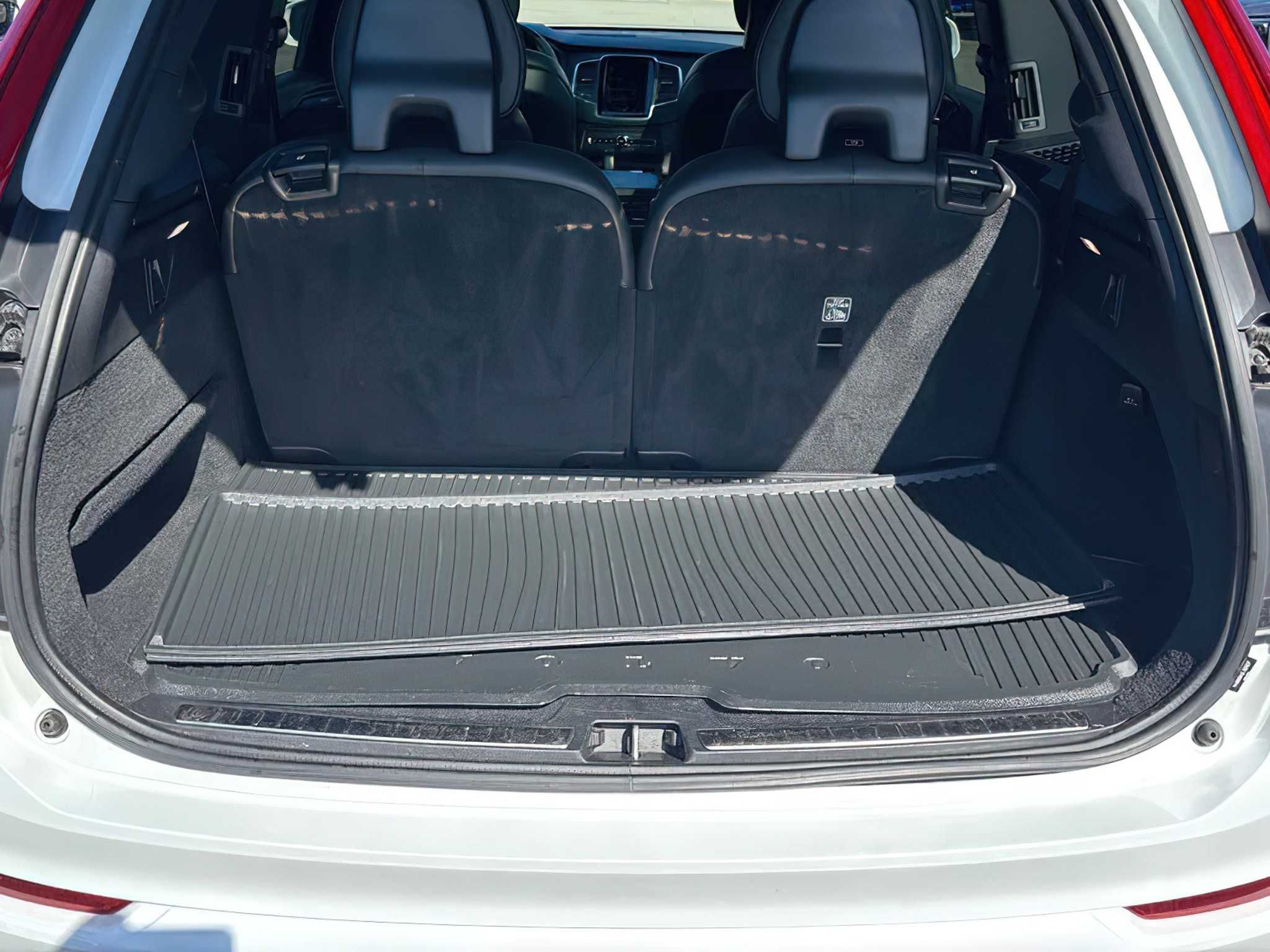 Volvo XC90 T8 Momentum 2020