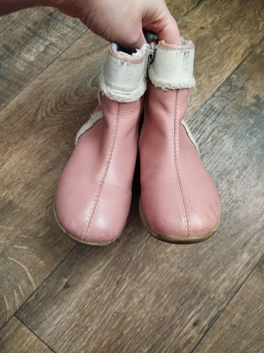 Віддам Безкоштовно взуття 27-28розмір фірми Bibi