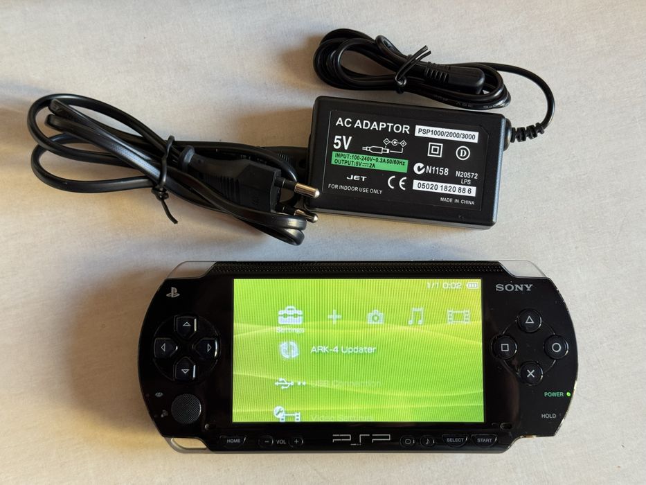 Sony PSP Black, przerobiona ARK-4, bateria 1800mAh, karta pamięci 32GB