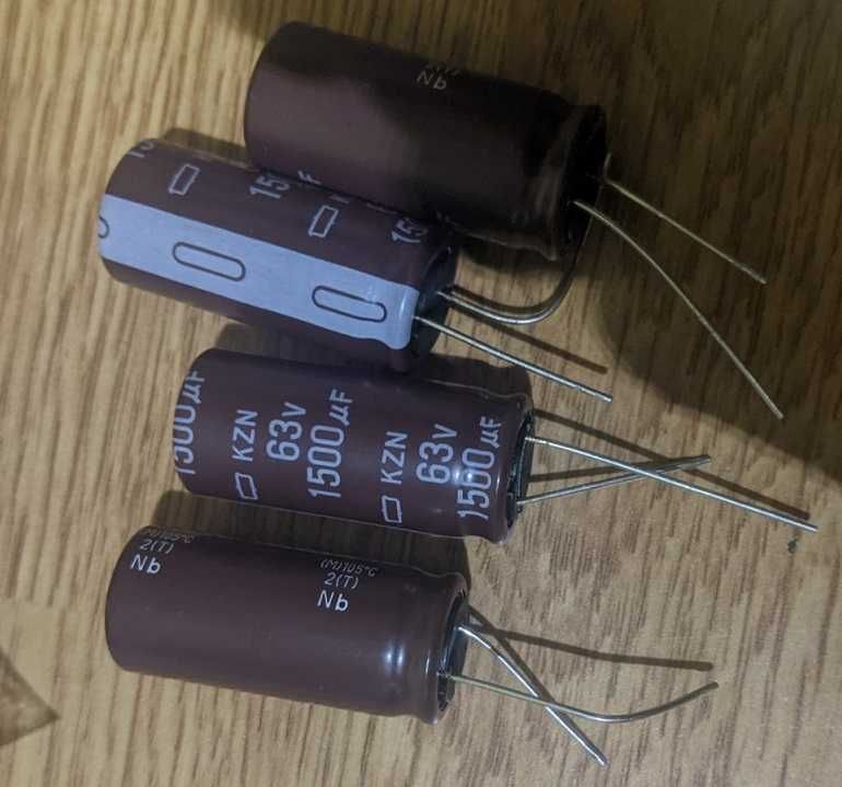 конденсатор электролитический 1500мкФ 63V  EKZN630ELL152MLP1S