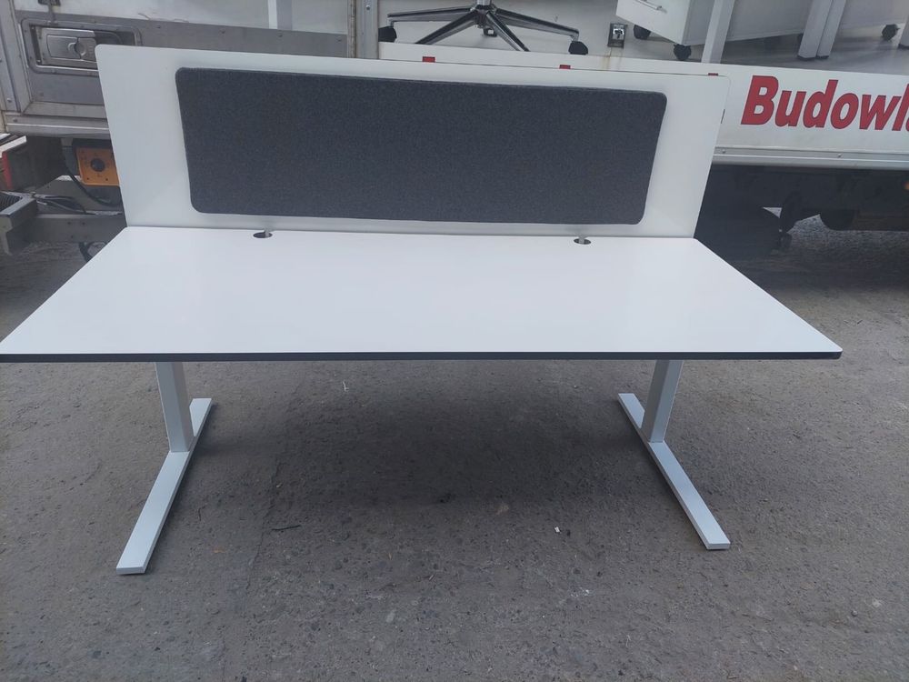 Biurko biurowe elektryczne z przesłoną 180x80 poleasingowe używane
