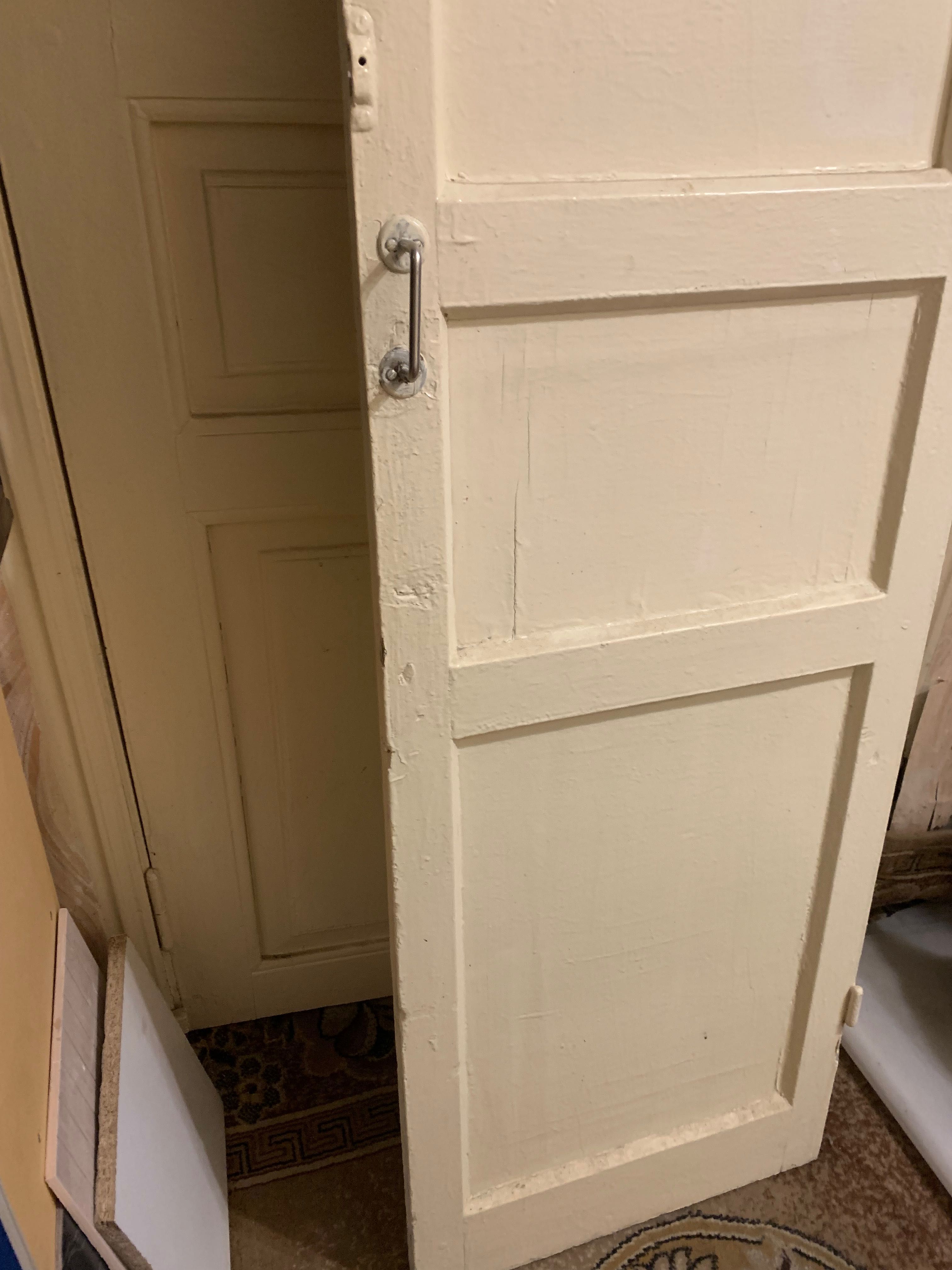 Дверь деревянная для ванны/туалета