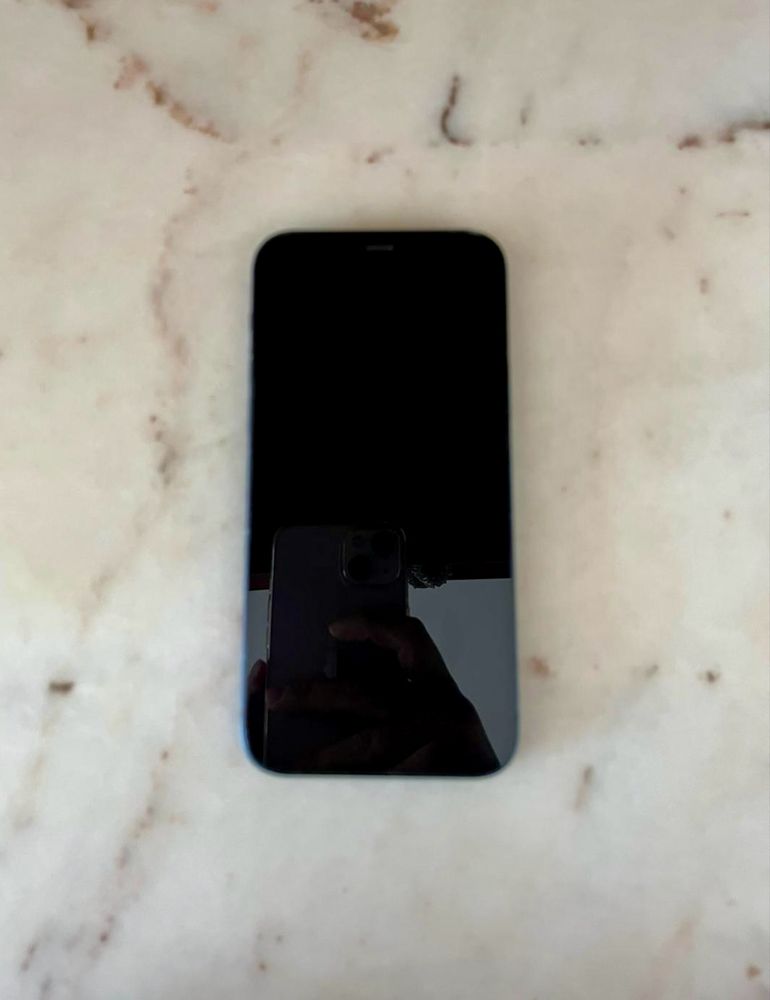 Iphone 12 - bom estado