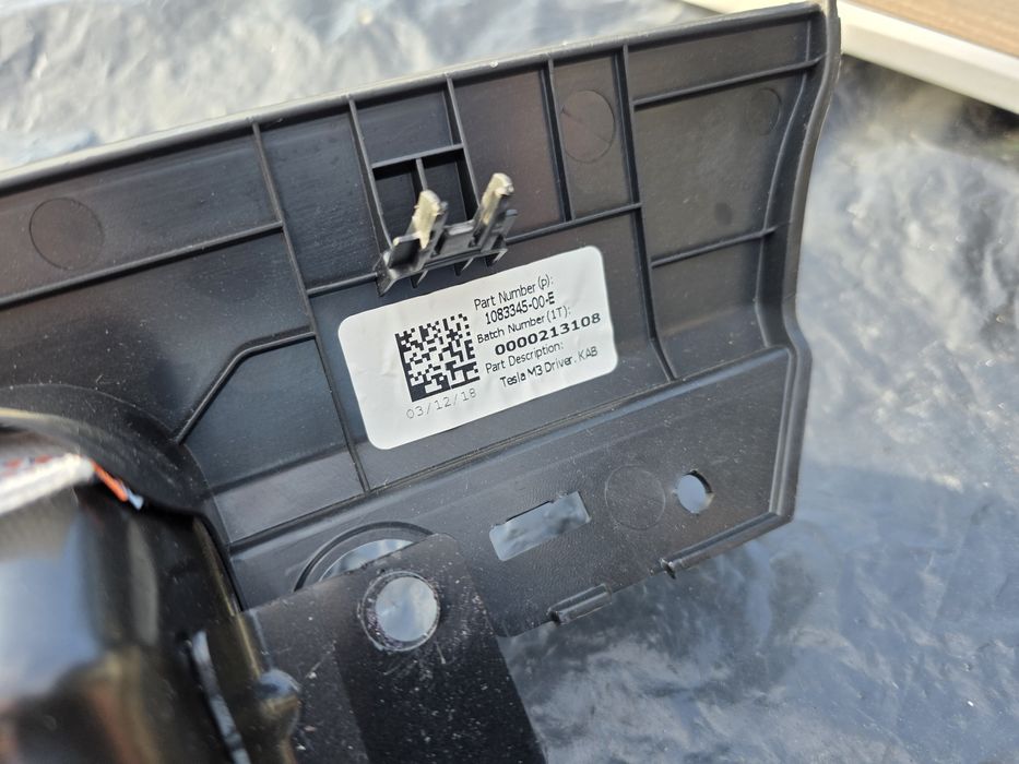 Подушки ніг , колін , водія tesla model 3