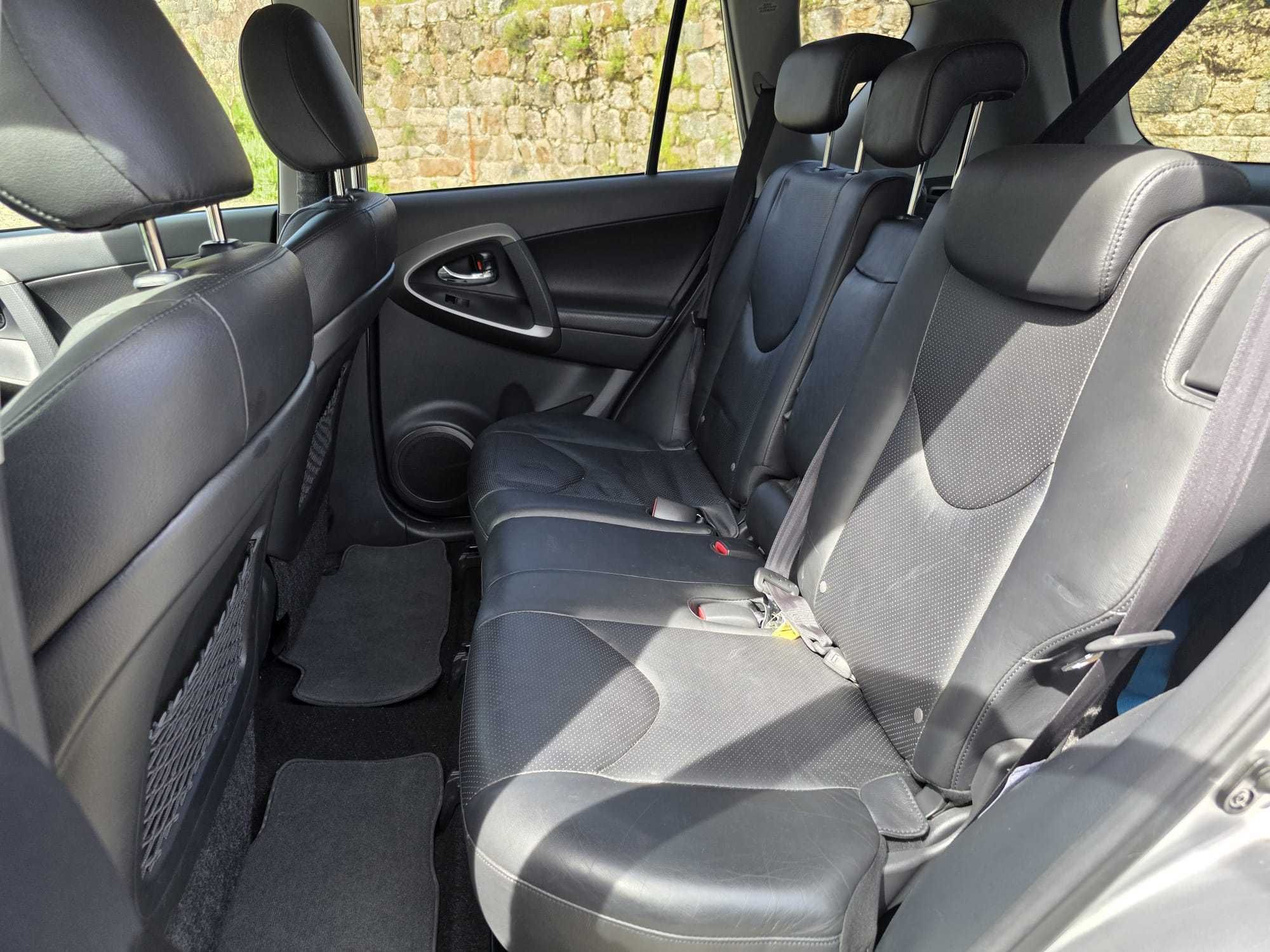 Toyota RAV 4 2.2D 2009