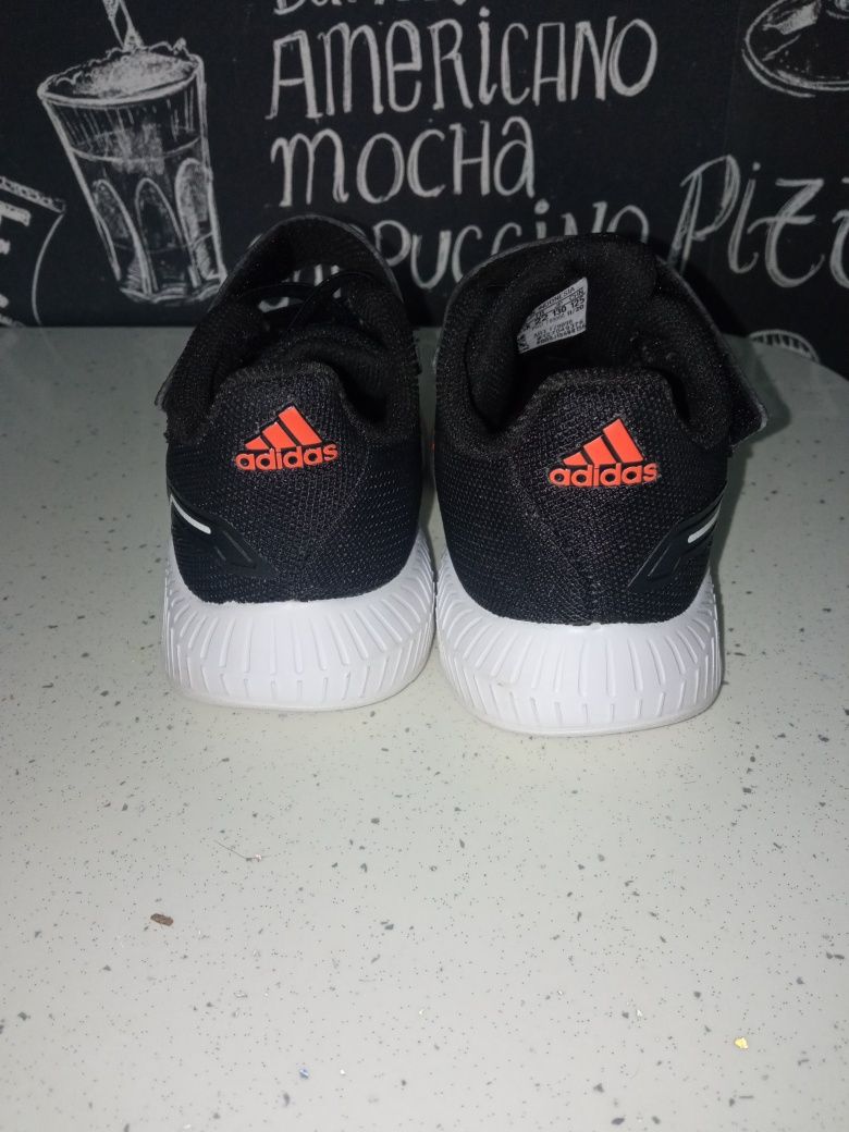 Buty chłopięce Adidas r 22 (14.5cm)