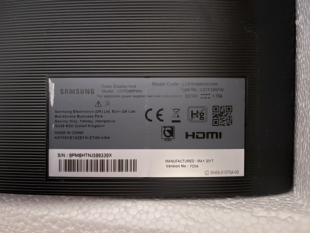 Uszkodzony monitor Samsung Curved 27” C27F398FWU z akcesoriami