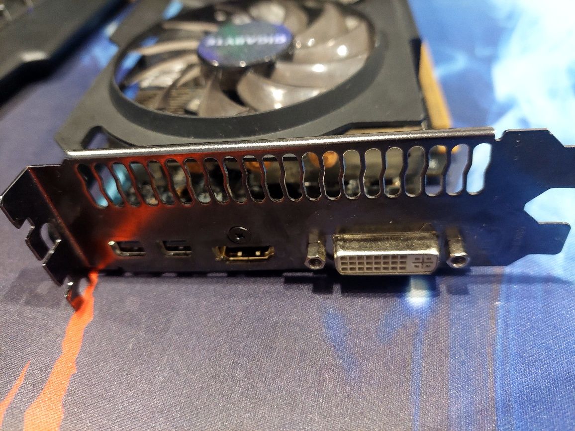 Gigabyte Radeon R9 280X 3072MB 384bit WindForce 3X OC