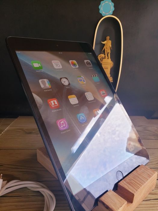 Продам Ipad mini + чехол + lightning