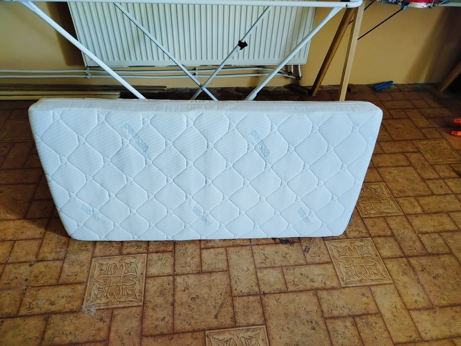 Materac do łóżeczka 120x60 w super stanie