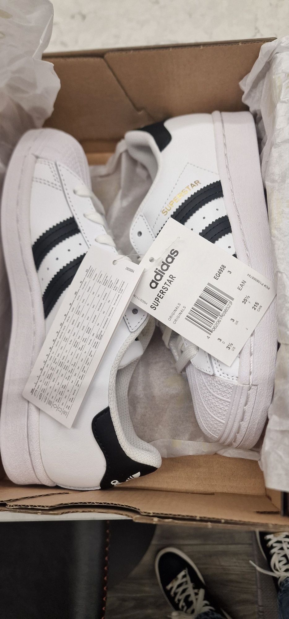 Tenis Adidas Superstar 35.5