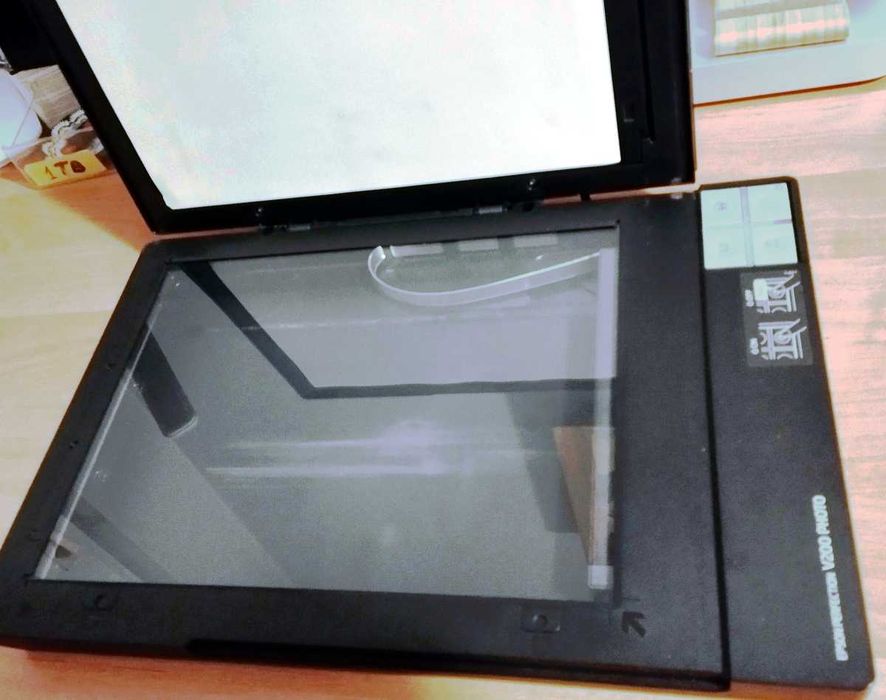Skaner Epson Perfection V200 Photo, także do negatywów i przezroczy